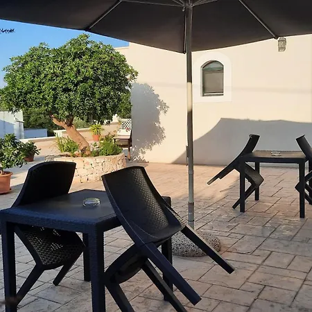 بيت للعطل I Due Carrubi *